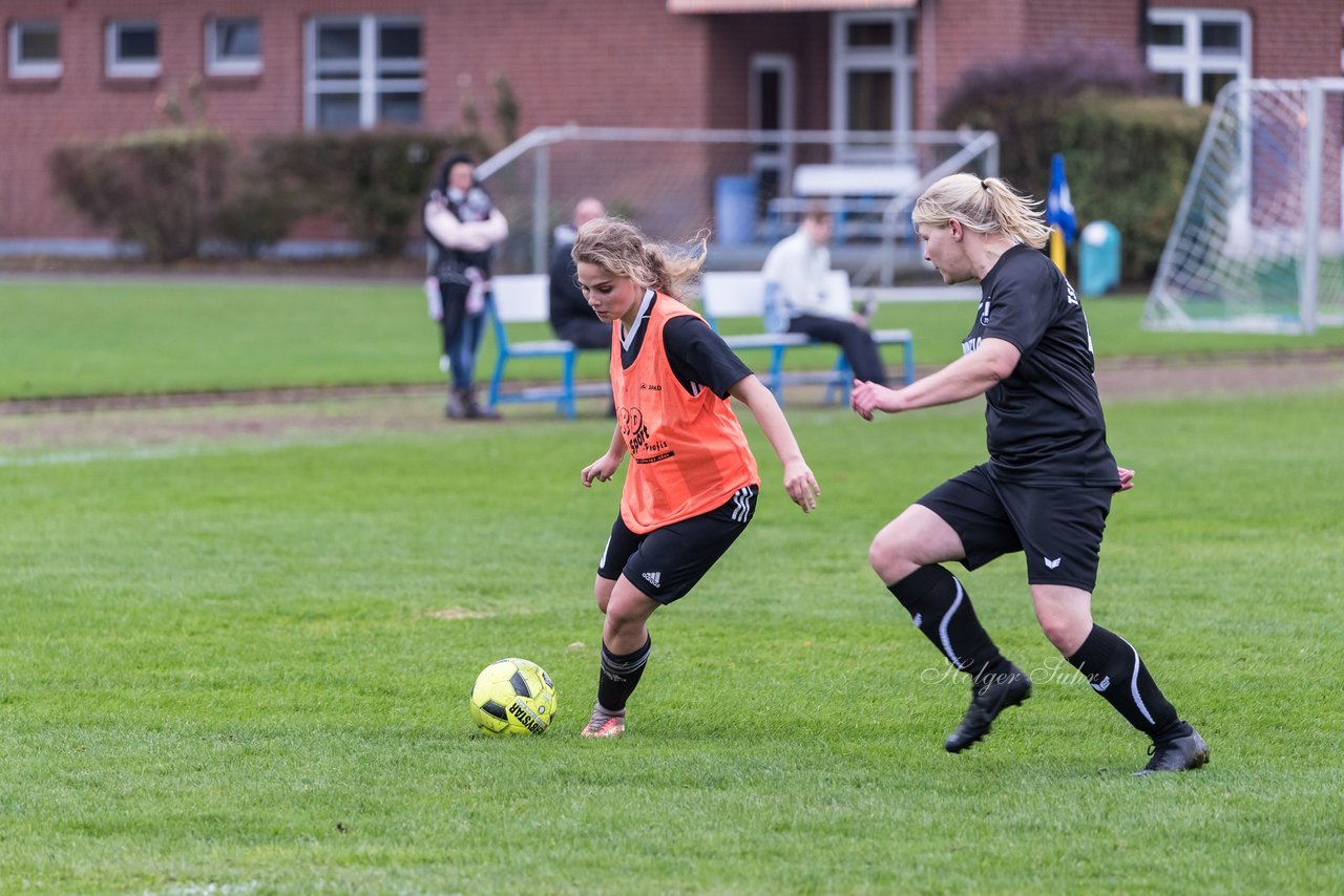 Bild 216 - Frauen TSV Wiemersdorf - VfR Horst : Ergebnis: 0:7